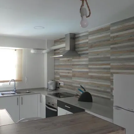 In Center בנידורם